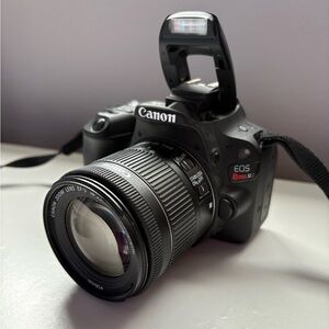Canon eos rebel sl2 camera